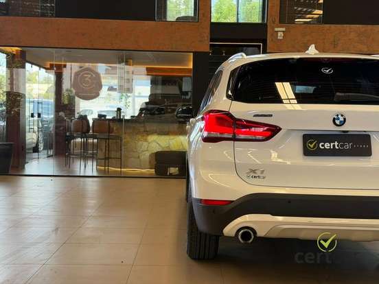 BMW-X1-2.0 16V TURBO ACTIVEFLEX SDRIVE20I X-LINE 4P AUTOMÁTICO BMW-X1-2021
