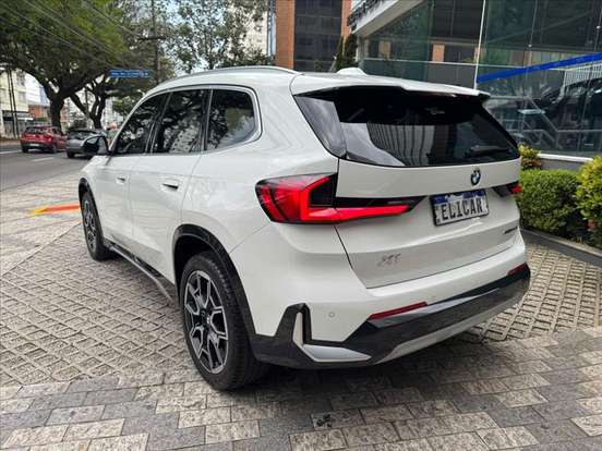 BMW-X1-2024