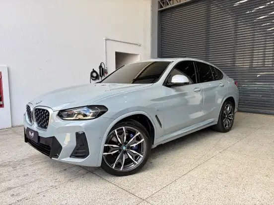 BMW-X4-2022