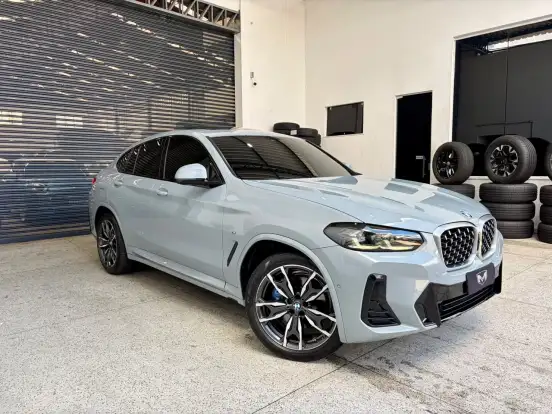 BMW-X4-2022