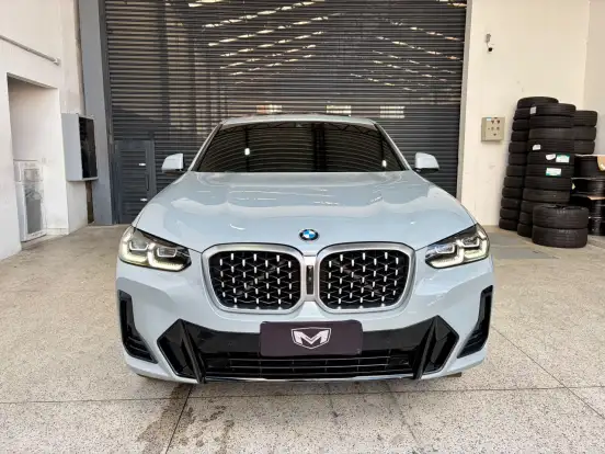 BMW-X4-2022