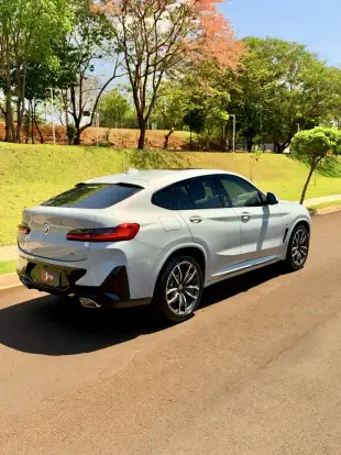 BMW-X4-2023