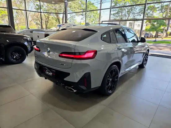 BMW-X4-2021