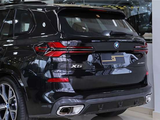 BMW-X5-3.0 I6 TURBO HÍBRIDO XDRIVE50E M SPORT AUTOMÁTICO BMW-X5-2023