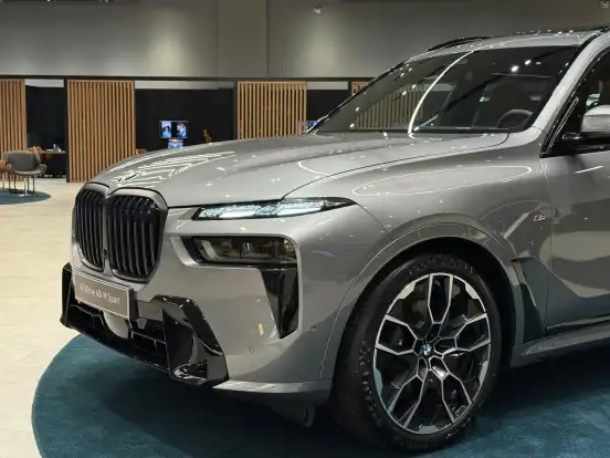 BMW-X7-2025