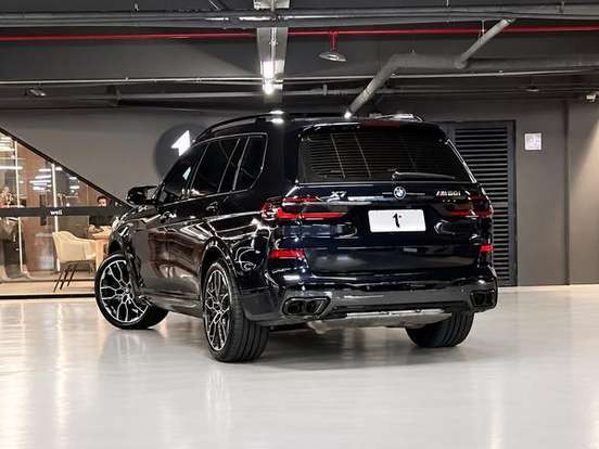BMW-X7-4.4 V8 GASOLINA M60i STEPTRONIC BMW-X7-2024