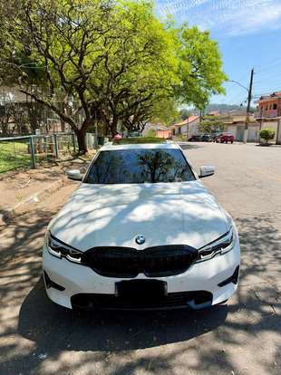 BMW-320i-2020