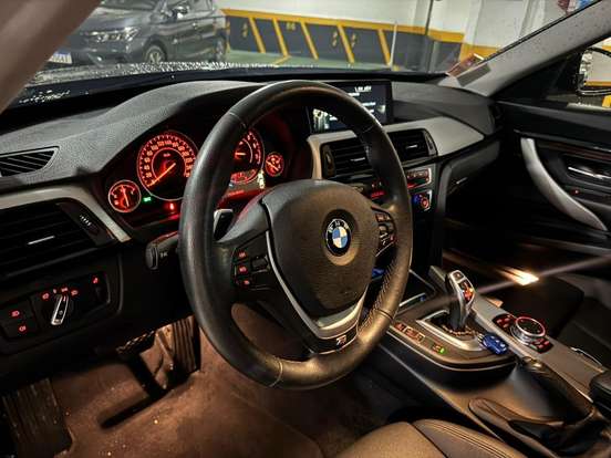 BMW-320i-2016