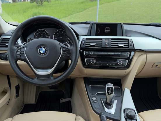 BMW-320i-2.0 SPORT GP 16V TURBO ACTIVE FLEX 4P AUTOMÁTICO BMW-320i-2017