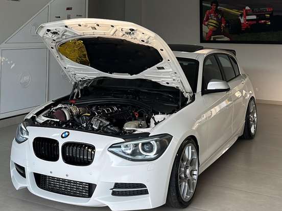 BMW-M 135i-3.0 24V TURBO GASOLINA 4P AUTOMÁTICO BMW-M 135i-2014