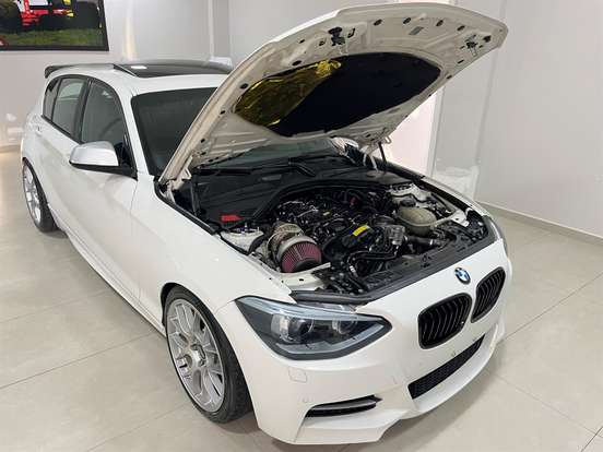 BMW-M 135i-3.0 24V TURBO GASOLINA 4P AUTOMÁTICO BMW-M 135i-2014