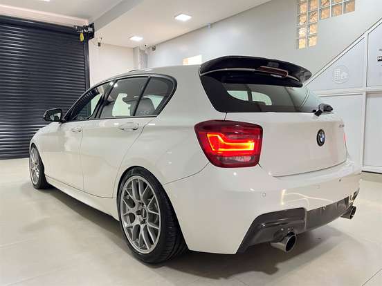 BMW-M 135i-3.0 24V TURBO GASOLINA 4P AUTOMÁTICO BMW-M 135i-2014