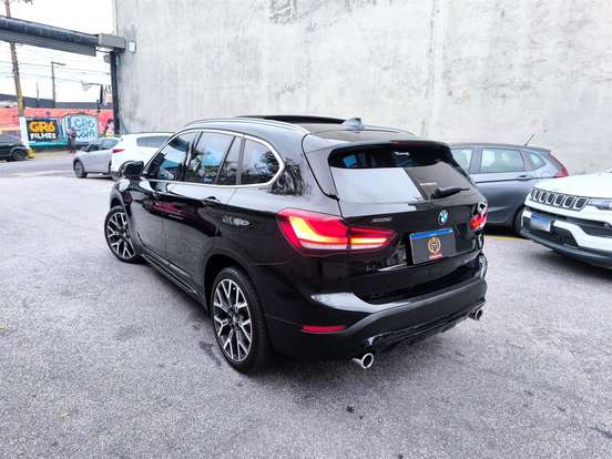 BMW-X1-2.0 16V TURBO ACTIVEFLEX SDRIVE20I X-LINE PLUS 4P AUTOMÁTICO BMW-X1-2022