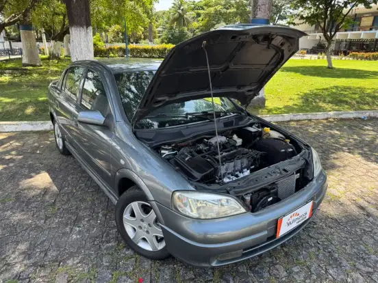 CHEVROLET-ASTRA-1.8 MPFI MILLENIUM II SEDAN 8V GASOLINA 4P MANUAL CHEVROLET-ASTRA-2001