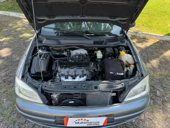 CHEVROLET-ASTRA-1.8 MPFI MILLENIUM II SEDAN 8V GASOLINA 4P MANUAL CHEVROLET-ASTRA-2001