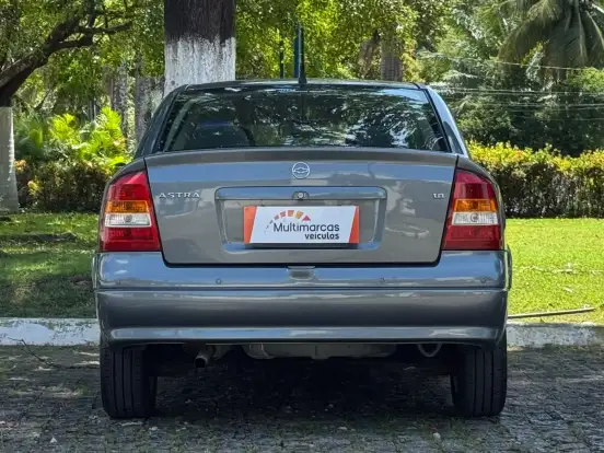 CHEVROLET-ASTRA-1.8 MPFI MILLENIUM II SEDAN 8V GASOLINA 4P MANUAL CHEVROLET-ASTRA-2001