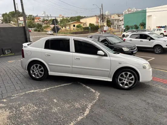 CHEVROLET-ASTRA-2011