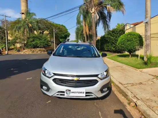 CHEVROLET-ONIX-2018