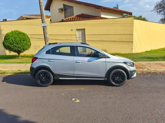 CHEVROLET-ONIX-1.4 MPFI ACTIV 8V FLEX 4P AUTOMÁTICO CHEVROLET-ONIX-2018