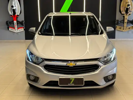 CHEVROLET-ONIX-2018