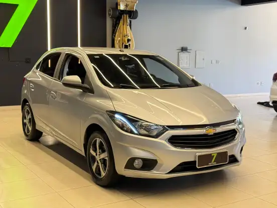 CHEVROLET-ONIX-2018