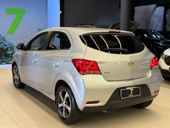 CHEVROLET-ONIX-2018