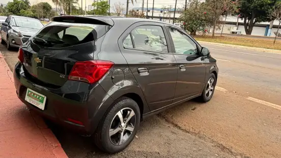 CHEVROLET-ONIX-2017