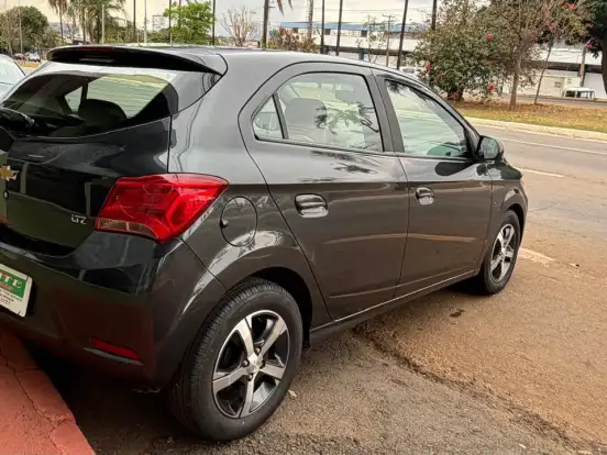 CHEVROLET-ONIX-1.4 MPFI LTZ 8V FLEX 4P AUTOMÁTICO CHEVROLET-ONIX-2017