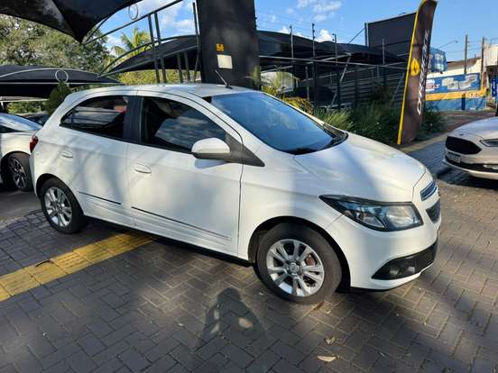 CHEVROLET-ONIX-2014