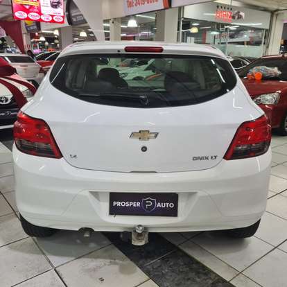 CHEVROLET-ONIX-2016