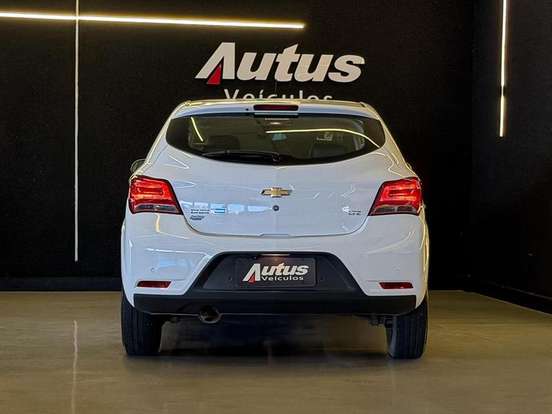 CHEVROLET-ONIX-1.4 MPFI LTZ 8V FLEX 4P AUTOMÁTICO CHEVROLET-ONIX-2017