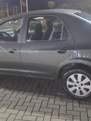 CHEVROLET-PRISMA-2010