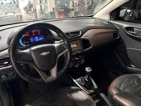CHEVROLET-PRISMA-2013