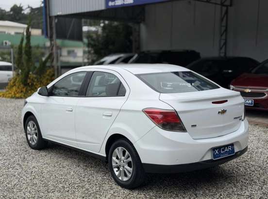CHEVROLET-PRISMA-2013