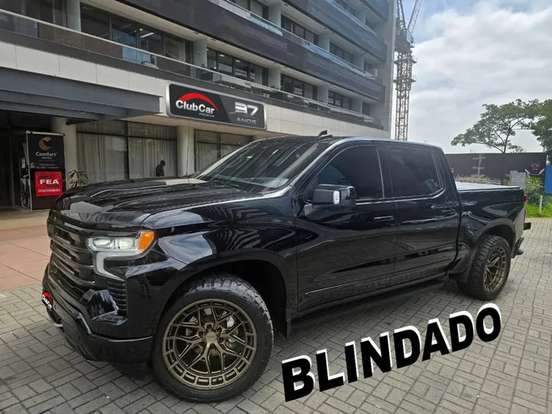 CHEVROLET-SILVERADO-5.3 V8 GASOLINA 1500 HIGH COUNTRY 4X4 AUTOMÁTICO CHEVROLET-SILVERADO-2023