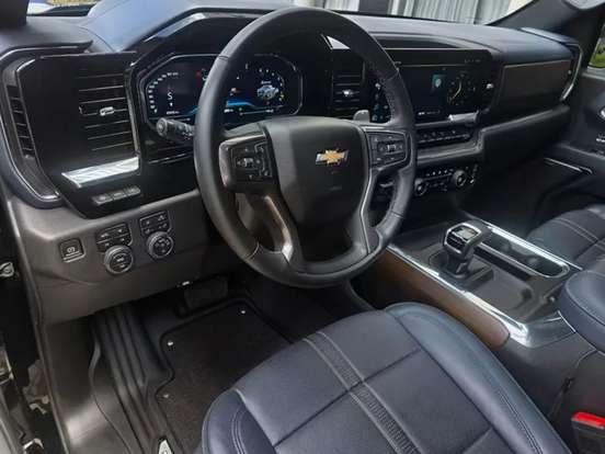 CHEVROLET-SILVERADO-5.3 V8 GASOLINA 1500 HIGH COUNTRY 4X4 AUTOMÁTICO CHEVROLET-SILVERADO-2023