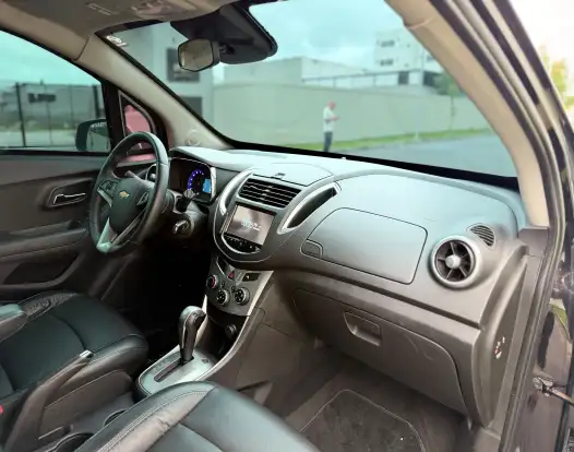 CHEVROLET-TRACKER-2015