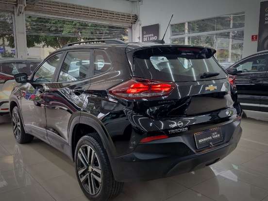 CHEVROLET-TRACKER-2023