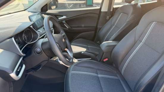 CHEVROLET-TRACKER-2023