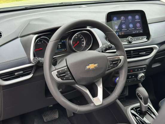 CHEVROLET-TRACKER-2023