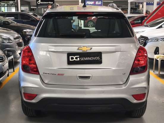 CHEVROLET-TRACKER-2018