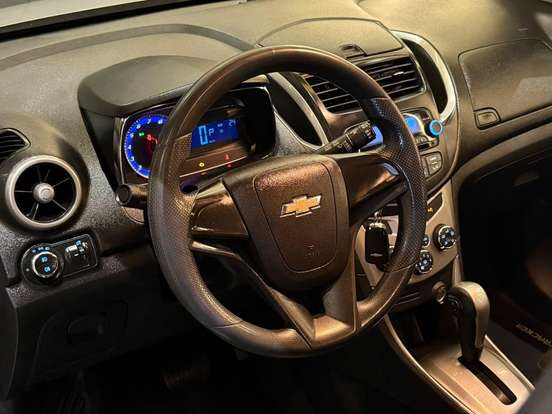 CHEVROLET-TRACKER-2016