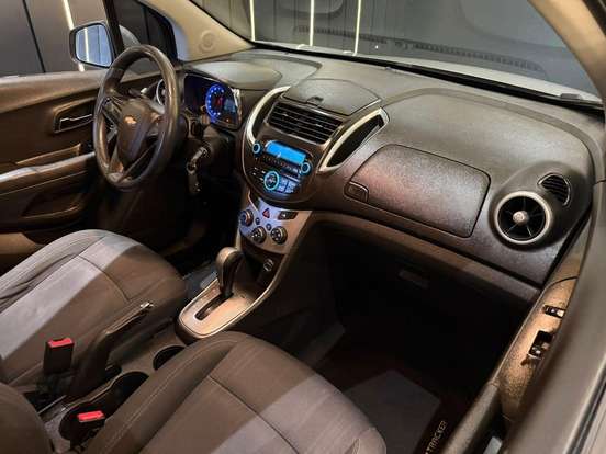 CHEVROLET-TRACKER-2016
