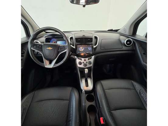 CHEVROLET-TRACKER-2015