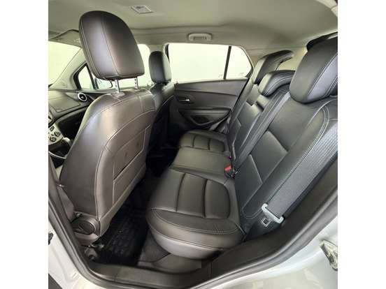 CHEVROLET-TRACKER-2015