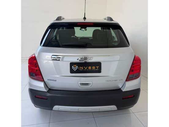 CHEVROLET-TRACKER-2015