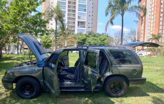 CHEVROLET-BLAZER-2001
