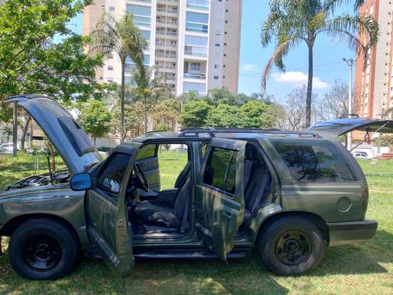 CHEVROLET-BLAZER-4.3 SFI DLX 4X2 V6 12V GASOLINA 4P MANUAL CHEVROLET-BLAZER-2001