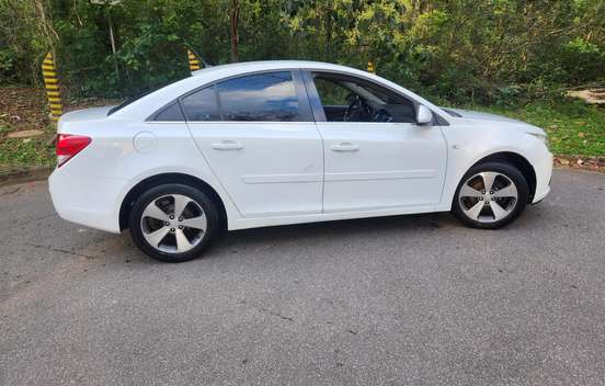 CHEVROLET-CRUZE-2013