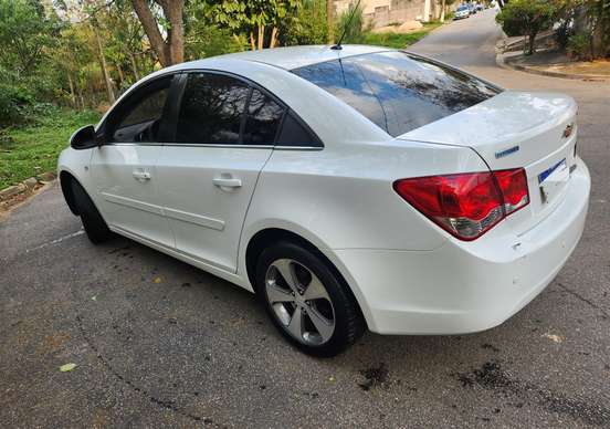 CHEVROLET-CRUZE-2013